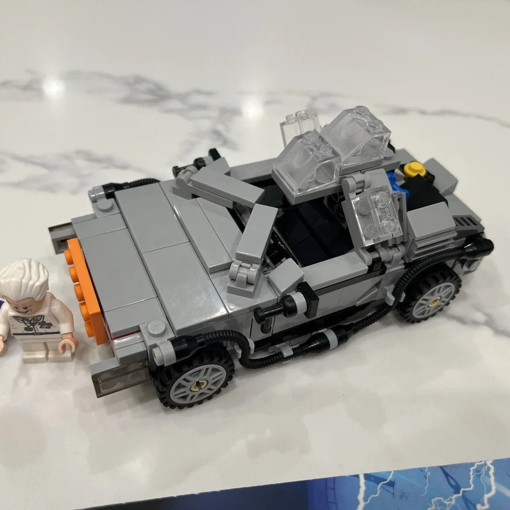 LEGO Ideas The DeLorean Time Machine 21103 Back To The Future Complete Minifigs+